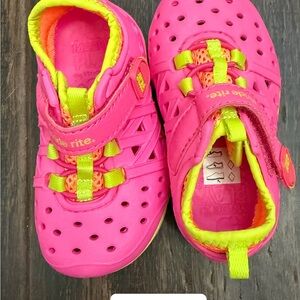 Stride Rite Kids Neon Pink Water Shoes